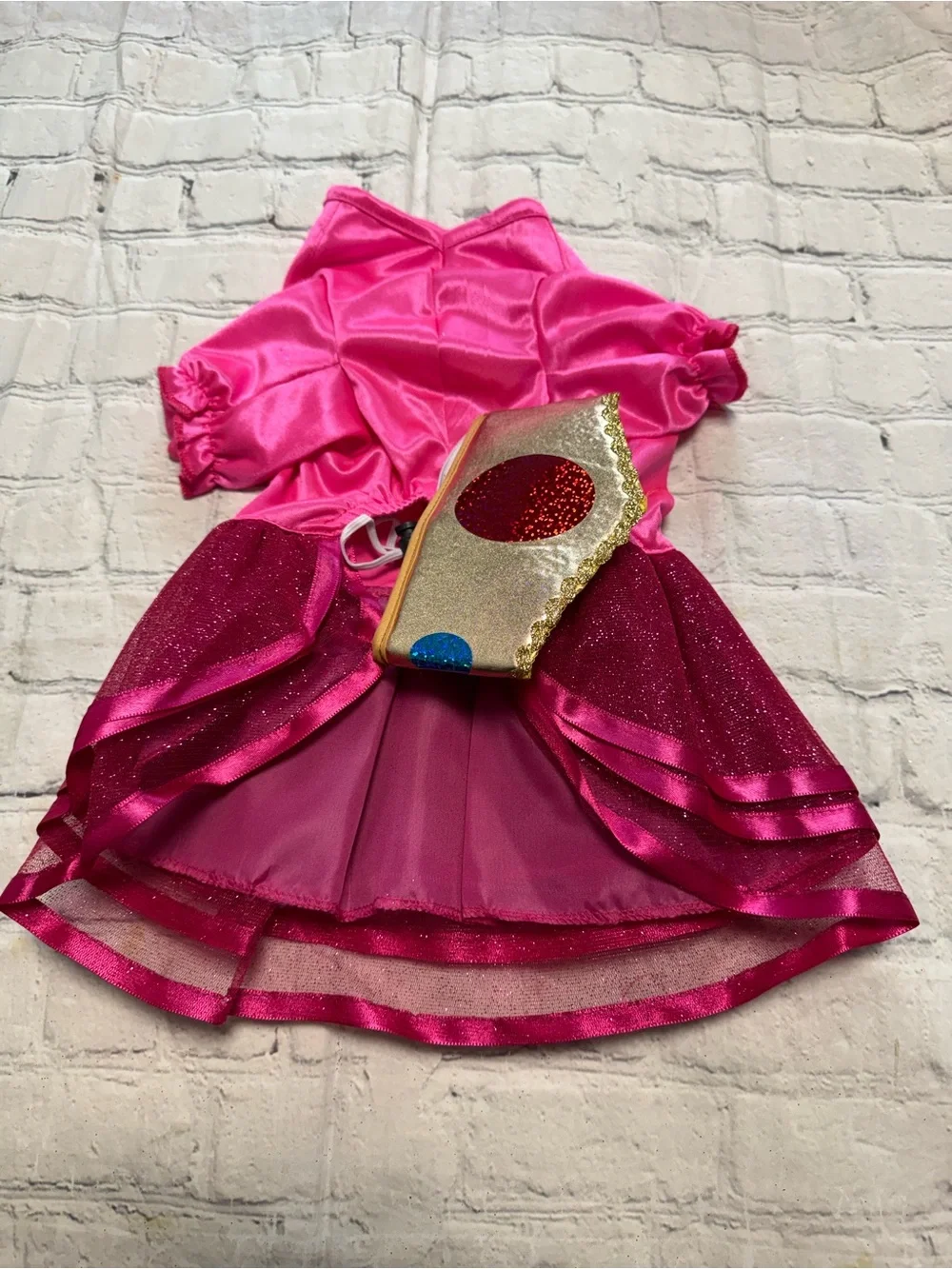 Pet Warrior vibrant fuchsia
